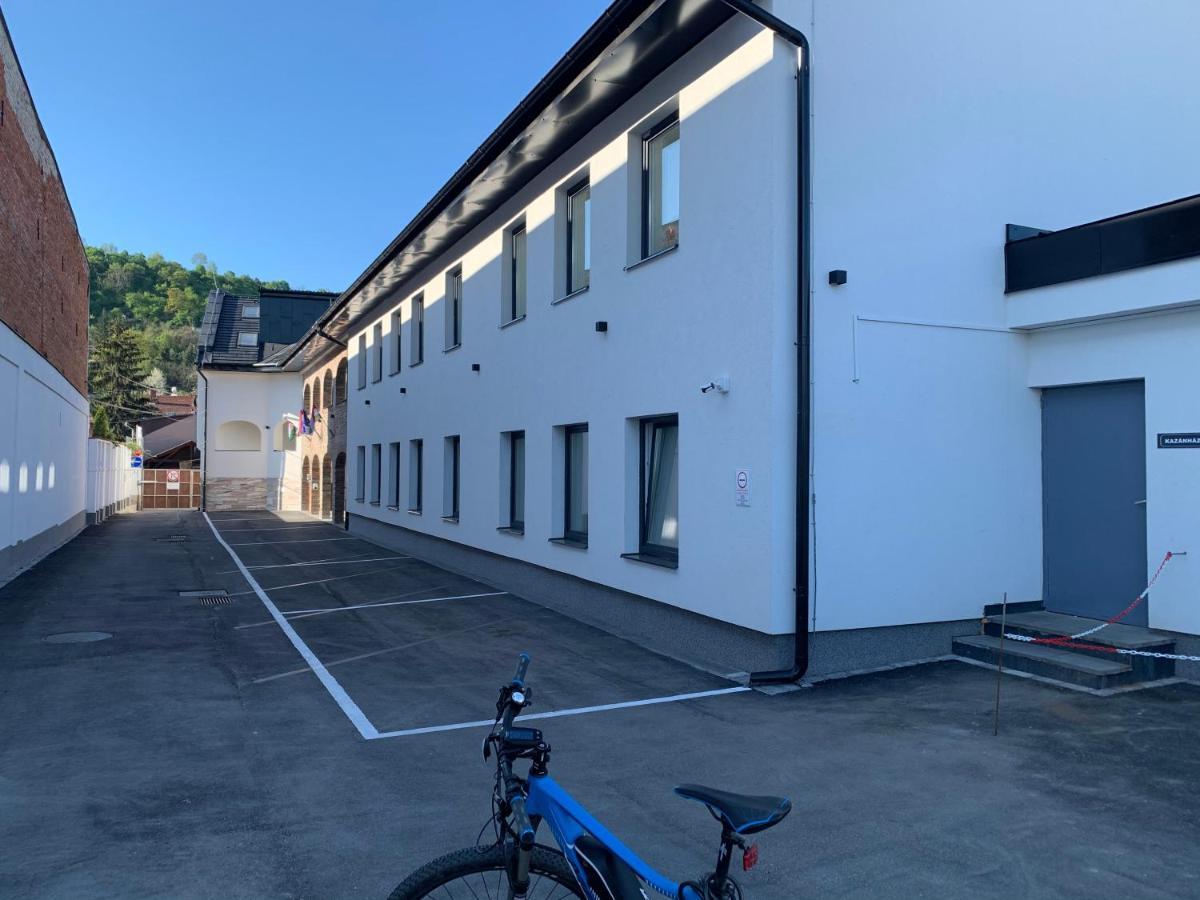 M70 Apartmanhaz Miskolc Extérieur photo